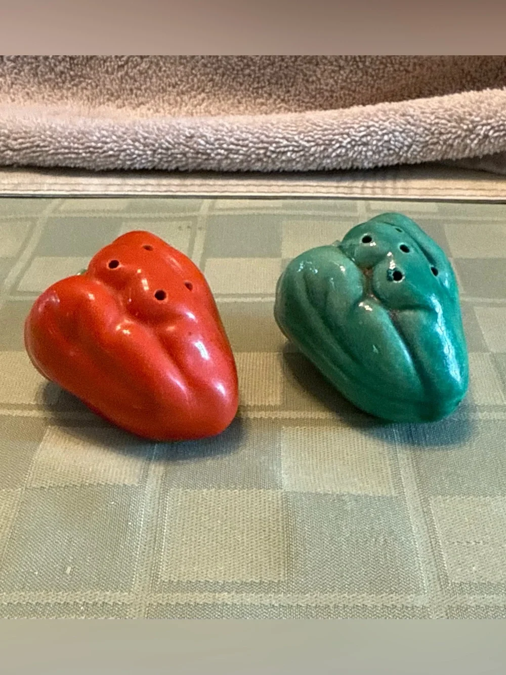 Vintage Ceramic Bell Pepper Salt & Pepper Shakers Set Made in Japan Mid-Century